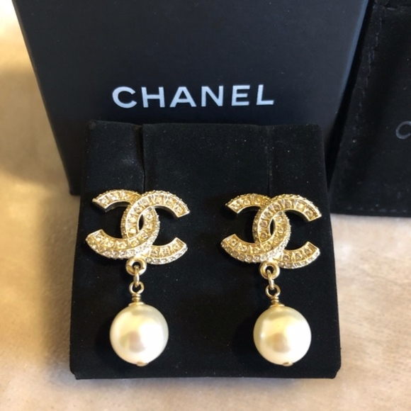 Chanel crystal cc pearl dangle earrings - Picture 2 of 5